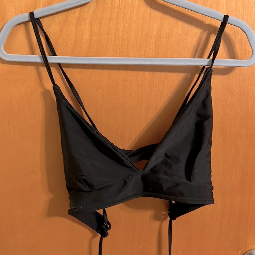Black bikini top